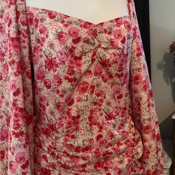 Coquette Pink Floral Backless Dress - Picture 5 of 8